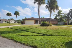 882 SE Quiescent Ln, Port Saint Lucie, FL 34983 - Photo 1