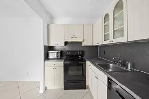 1 Jacaranda Country Club Dr, Plantation, FL 33324 - Photo 21