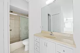 1 Jacaranda Country Club Dr, Plantation, FL 33324 - Photo 11