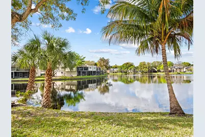 1 Jacaranda Country Club Drive #202, Plantation, FL 33324 - Photo 5