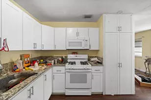 6261 NW 14th Ct, Sunrise, FL 33313 - Photo 15