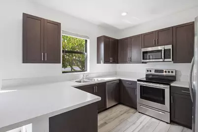 5884 Mustang Manor, Davie, FL 33314 - Photo 7