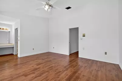 19811 W Oakmont Drive, Hialeah, FL 33015 - Photo 21
