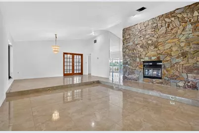 19811 W Oakmont Drive, Hialeah, FL 33015 - Photo 7