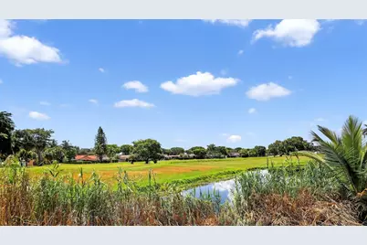 19811 W Oakmont Drive, Hialeah, FL 33015 - Photo 5