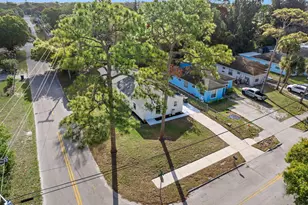 210 N 22nd St, Fort Pierce, FL 34950 - Photo 31