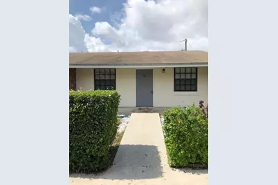 2202 NE 4th Street #10, Boynton Beach, FL 33435 - Photo 1