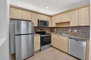 158 Valencia G, Delray Beach, FL 33446 - Photo 7