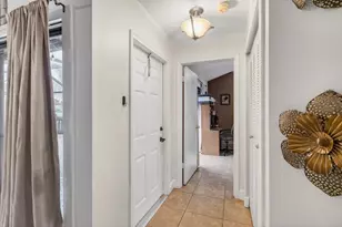 1057 Summit Trail Cir, West Palm Beach, FL 33415 - Photo 5