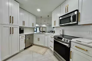 9106 Chatsworth Cascades, Boca Raton, FL 33434 - Photo 5