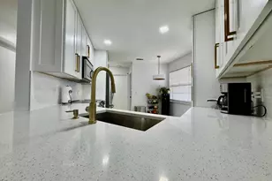 9106 Chatsworth Cascades, Boca Raton, FL 33434 - Photo 7