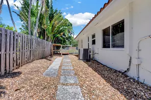 701 W Royal Palm Rd, Boca Raton, FL 33486 - Photo 35