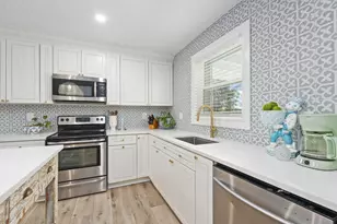 3528 NE Jeannette Dr, Jensen Beach, FL 34957 - Photo 11