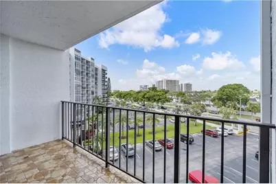 1000 Parkview Drive #507, Hallandale Beach, FL 33009 - Photo 11