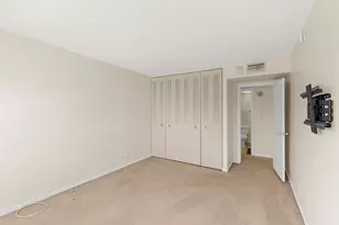 2500 NE 48th Ln, Fort Lauderdale, FL 33308 - Photo 11