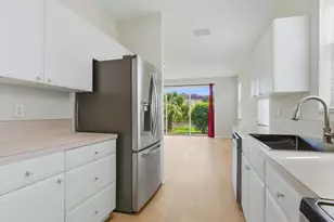 978 Pipers Cay Dr, West Palm Beach, FL 33415 - Photo 15