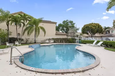 5135 E Madison Lakes Cir E, Davie, FL 33328 - Photo 23