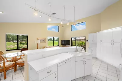 441 SW Jefferson Circle, Port Saint Lucie, FL 34986 - Photo 15