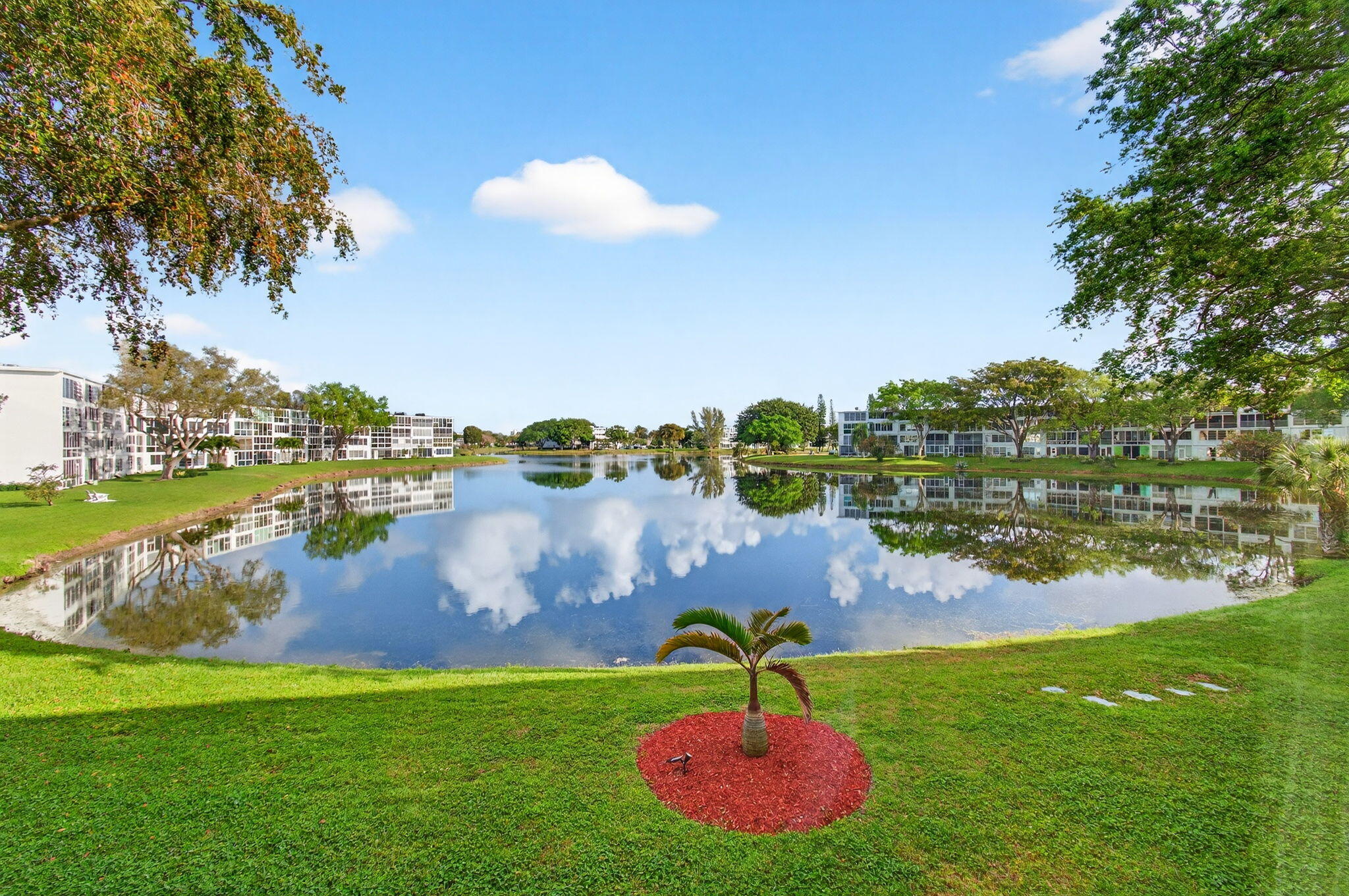 2073 Cambridge D - 2073 Cambridge D, Deerfield Beach, FL 33442 Luxury Property | Jose Angel Pina