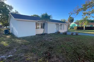 3061 SW Blout Ct, Port Saint Lucie, FL 34953 - Photo 9