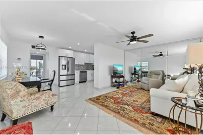 528 Burgundy #K, Delray Beach, FL 33484 - Photo 3