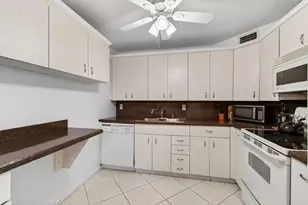 1009 Hythe A, Boca Raton, FL 33434 - Photo 11