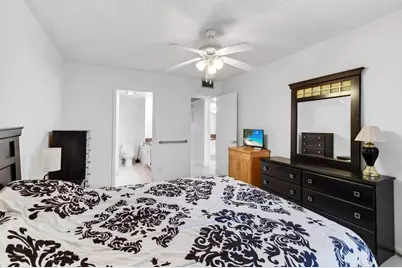 1009 Hythe A, Boca Raton, FL 33434 - Photo 21