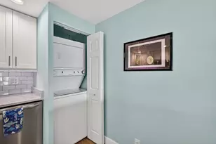 3040 Lake Shore Dr, Riviera Beach, FL 33404 - Photo 7