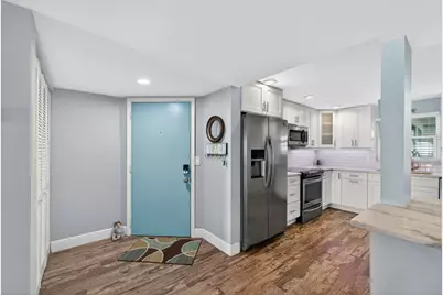 3040 Lake Shore Drive, Riviera Beach, FL 33404 - Photo 3