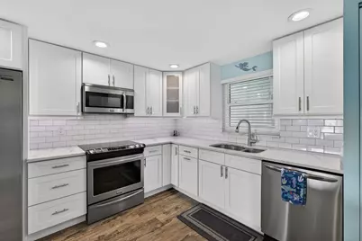 3040 Lake Shore Drive, Riviera Beach, FL 33404 - Photo 5