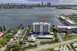 3040 Lake Shore Dr, Riviera Beach, FL 33404 - Photo 3