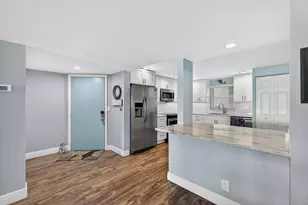 3040 Lake Shore Dr, Riviera Beach, FL 33404 - Photo 11