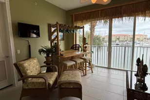 12 Harbour Isle Dr W, Fort Pierce, FL 34949 - Photo 1