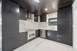 2529 Rainbow Dr, Fort Pierce, FL 34981 - Photo 7