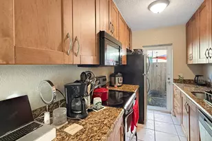 2643 NE 8th Ave, Wilton Manors, FL 33334 - Photo 5