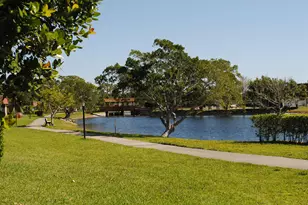 815 Salem Ln, Lake Worth, FL 33467 - Photo 13