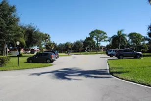 815 Salem Ln, Lake Worth, FL 33467 - Photo 3