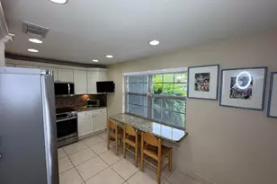 625 Oaks Dr, Pompano Beach, FL 33069 - Photo 3