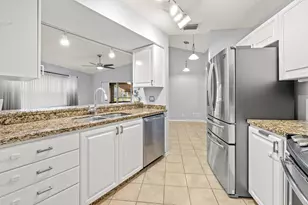 2095 Bonisle Cir, Riviera Beach, FL 33418 - Photo 11