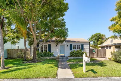 215 S Palmway, Lake Worth Beach, FL 33460 - Photo 1
