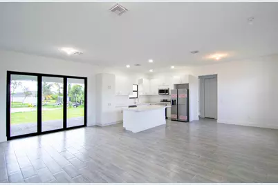 15633 Lakeland Circle, Port Charlotte, FL 33981 - Photo 9