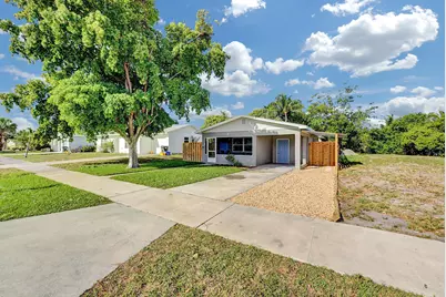 240 NW 9th Avenue, Delray Beach, FL 33444 - Photo 1
