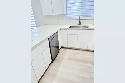 2210 W 5th Way, Hialeah, FL 33010 - Photo 7