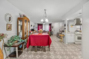 949 SE Breakwater Ave, Port Saint Lucie, FL 34983 - Photo 5