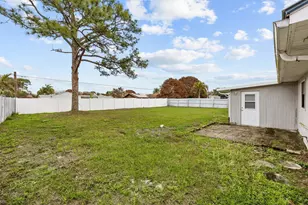 949 SE Breakwater Ave, Port Saint Lucie, FL 34983 - Photo 19
