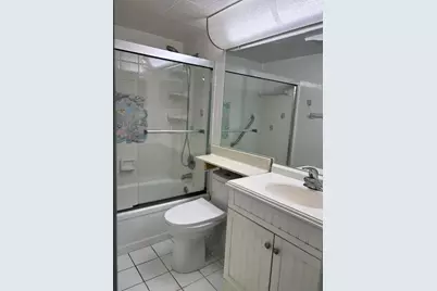 66 Windsor D, West Palm Beach, FL 33417 - Photo 5