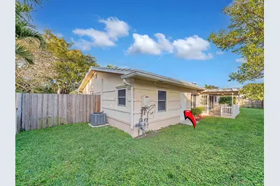 2750 SE 3rd Street, Pompano Beach, FL 33062 - Photo 25