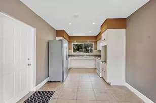 2750 SE 3rd St, Pompano Beach, FL 33062 - Photo 9