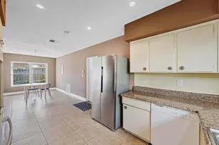 2750 SE 3rd St, Pompano Beach, FL 33062 - Photo 11