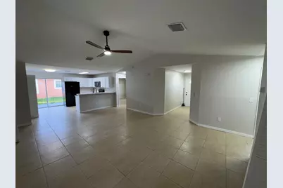618 NE 1st Street #A, Boynton Beach, FL 33435 - Photo 3
